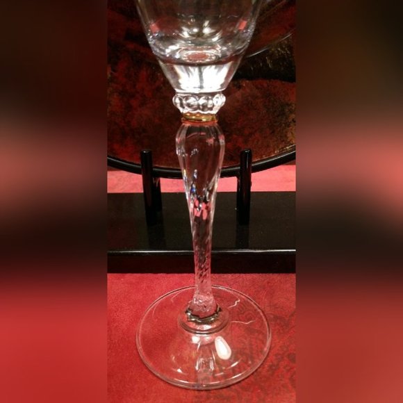 Pair of Gold-Rimmed Optic Illusion Champagne Glasses - Picture 4 of 5